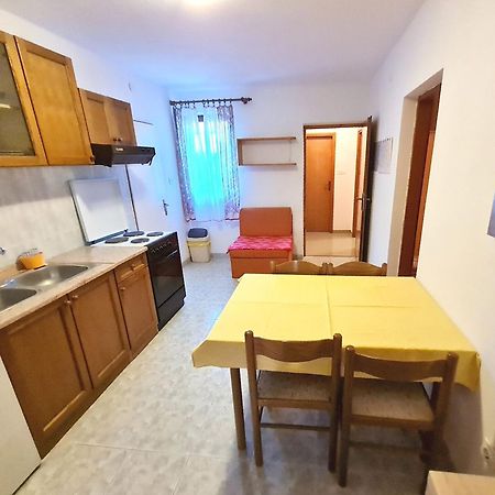 Mirjana F Apartaments Baška Buitenkant foto