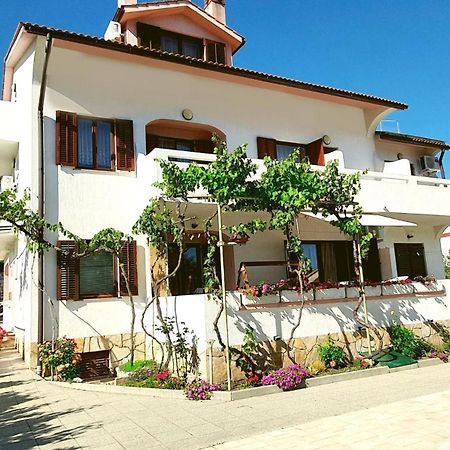 Mirjana F Apartaments Baška Buitenkant foto