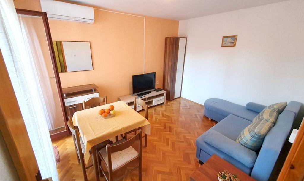 Mirjana F Apartaments Baška Buitenkant foto