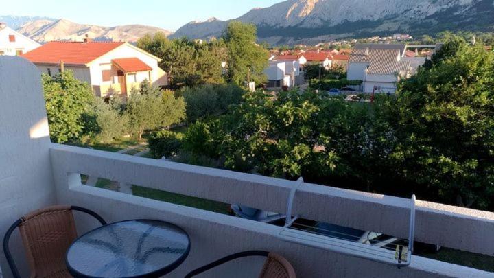 Mirjana F Apartaments Baška Buitenkant foto