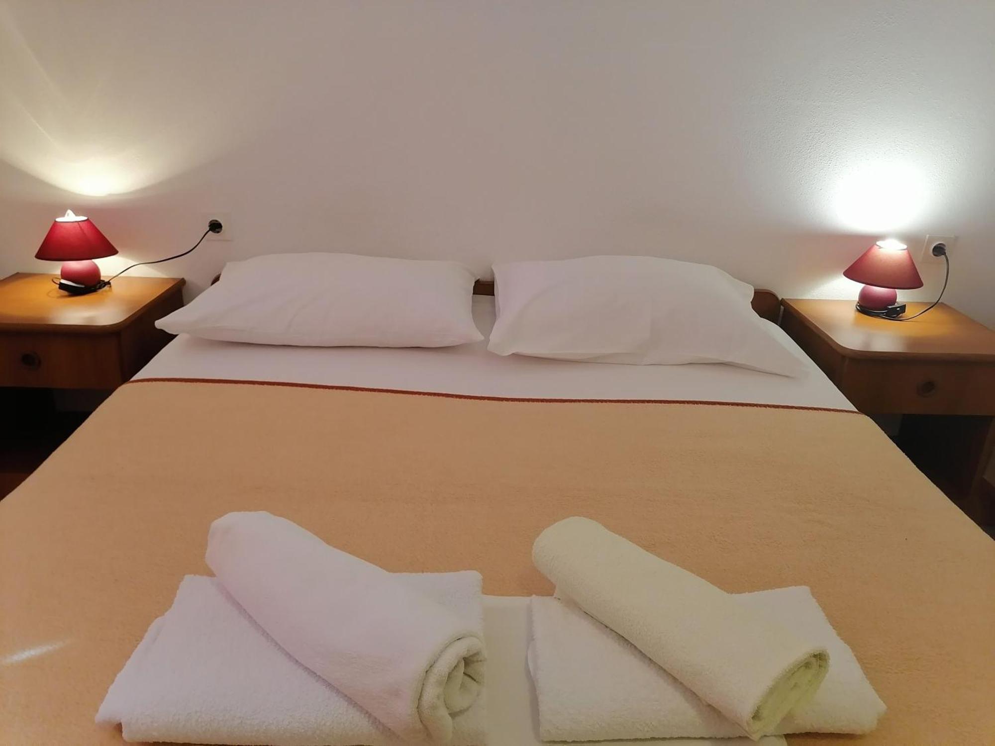 Mirjana F Apartaments Baška Buitenkant foto
