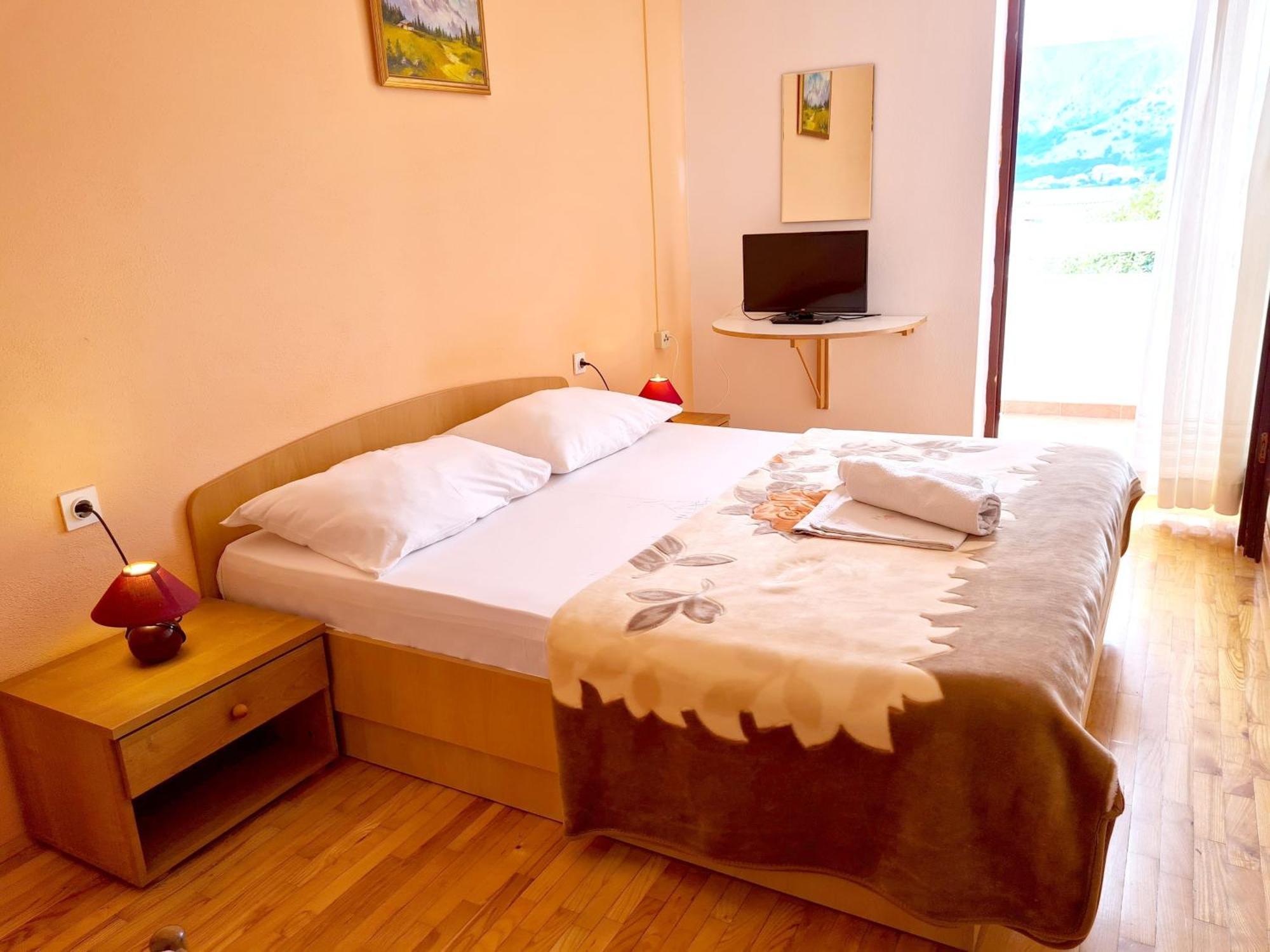 Mirjana F Apartaments Baška Buitenkant foto