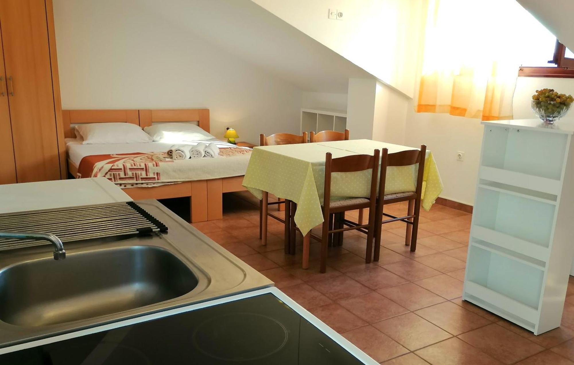 Mirjana F Apartaments Baška Buitenkant foto